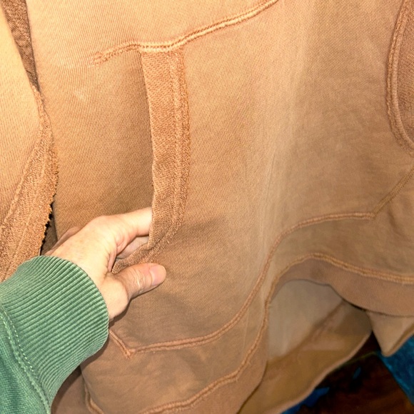 - Free People EUC North Sweatshirt Size M in Fawn ( Light Cocoa Brown) - Picture 8 of 11